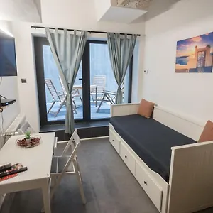  Appartement Peaceful Basement With Terrace & Free Gym